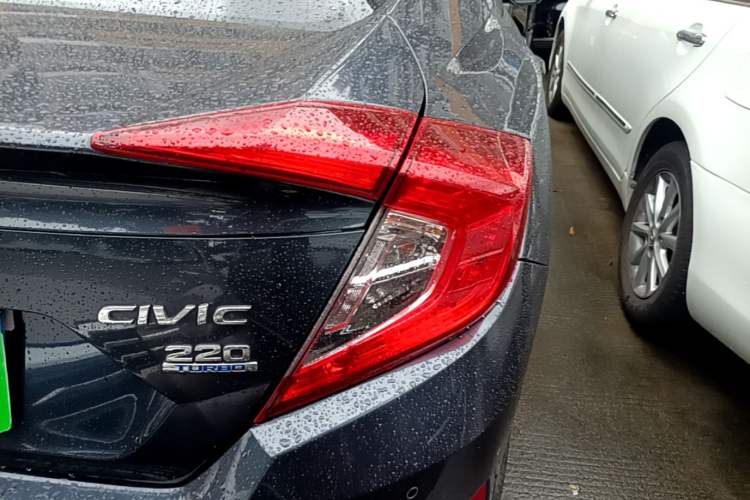 Used Honda Civic 2016 220TURBO CVT Luxury Edition Right Rear Taillight