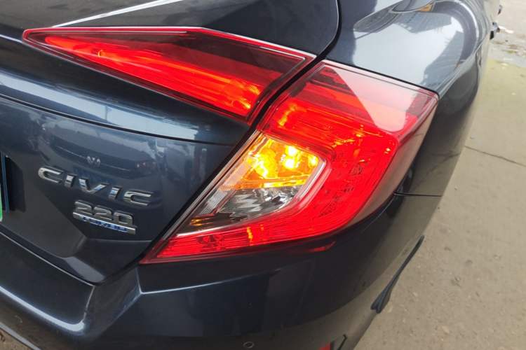 Used Honda Civic 2016 220TURBO CVT Luxury Edition Right Rear Taillight