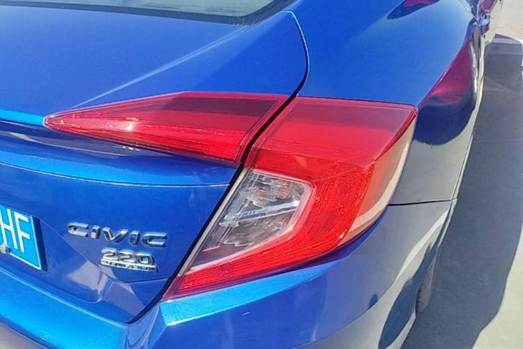 Used Honda Civic 2016 220TURBO CVT Luxury Edition Right Rear Taillight