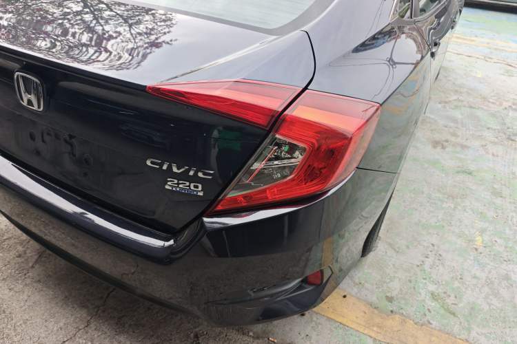 Used Honda Civic 2016 220TURBO CVT Luxury Edition Right Rear Taillight