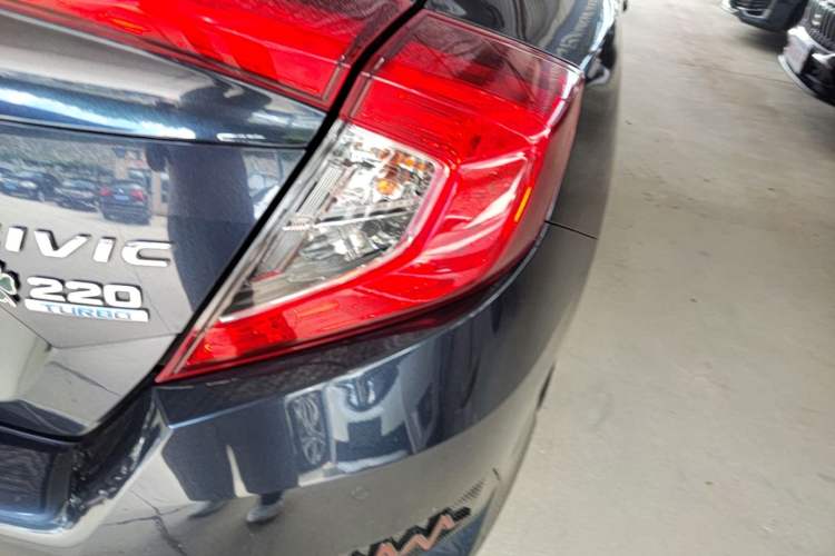 Used Honda Civic 2016 220TURBO CVT Luxury Edition Right Rear Taillight