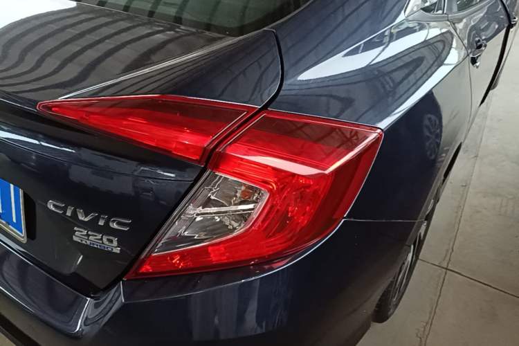 Used Honda Civic 2016 220TURBO CVT Luxury Edition Right Rear Taillight