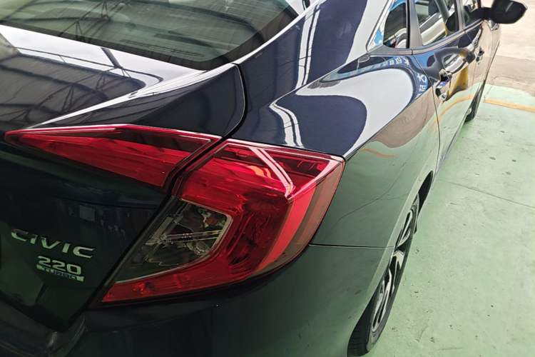 Used Honda Civic 2016 220TURBO CVT Luxury Edition Right Rear Taillight