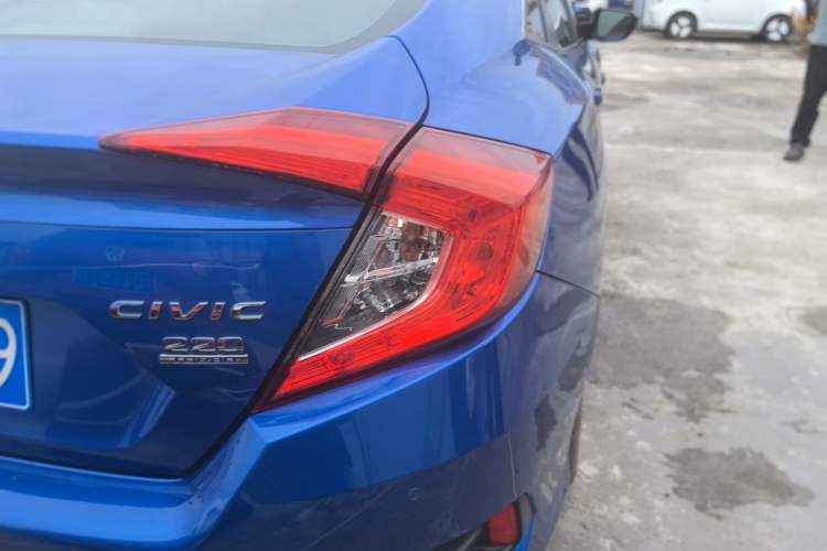 Used Honda Civic 2016 220TURBO CVT Luxury Edition Right Rear Taillight