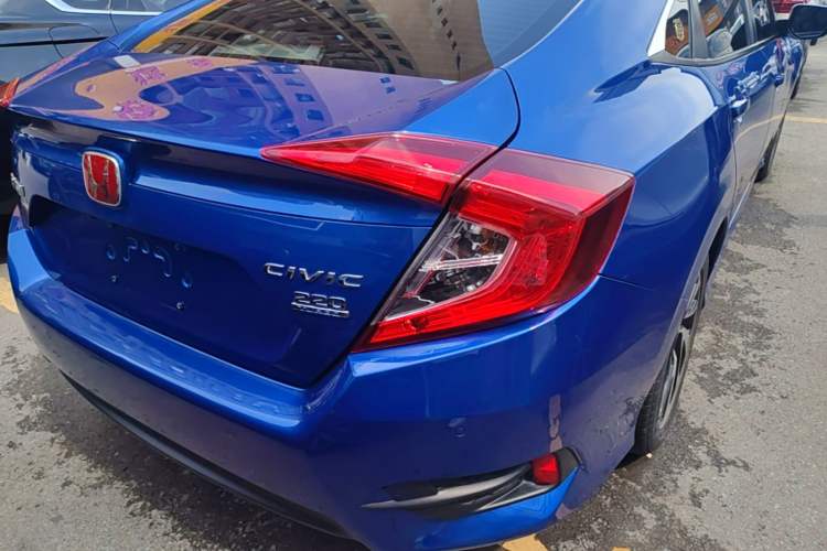 Used Honda Civic 2016 220TURBO CVT Luxury Edition Right Rear Taillight