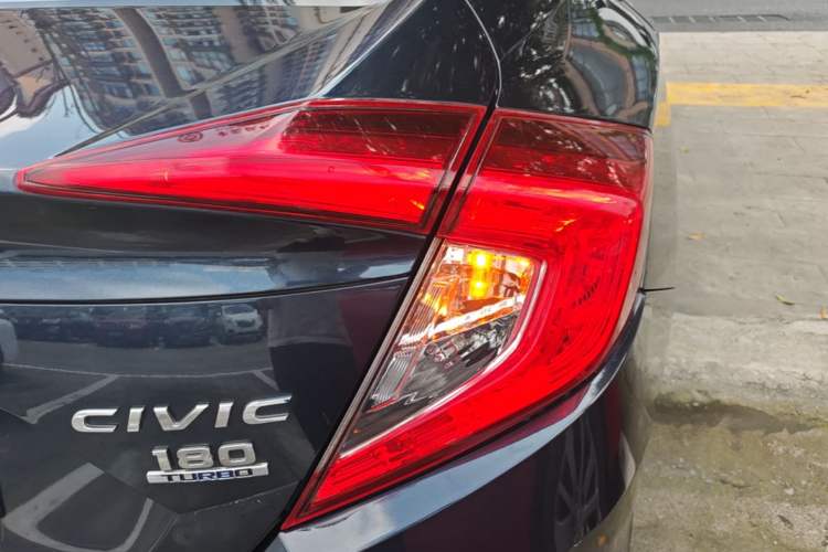 Used Honda Civic 2016 180TURBO CVT Comfort Version Right Rear Taillight