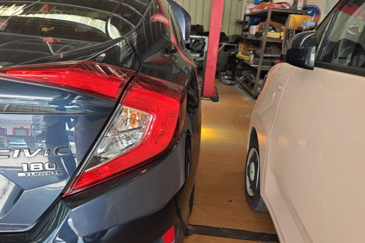 Used Honda Civic 2016 180TURBO CVT Comfort Version Right Rear Taillight