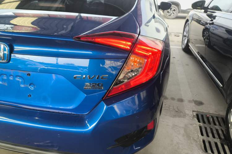 Used Honda Civic 2016 220TURBO CVT Luxury Edition Right Rear Taillight
