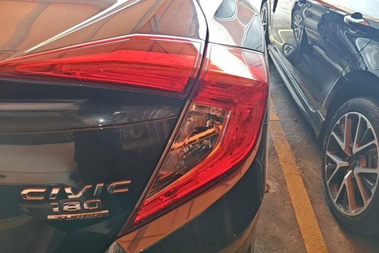 Used Honda Civic 2016 180TURBO CVT Comfort Version Right Rear Taillight
