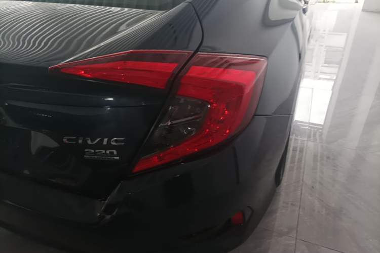 Used Honda Civic 2016 220TURBO CVT Luxury Edition Right Rear Taillight