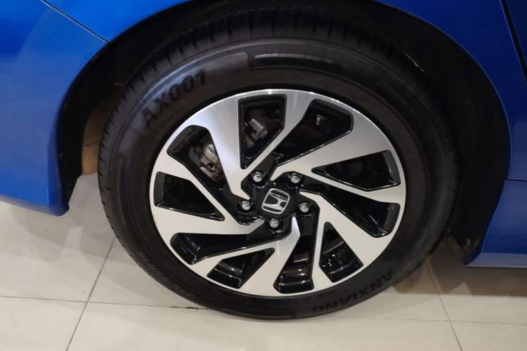 Used Honda Civic 2016 220TURBO CVT Luxury Edition Right Rear Wheel Hub
