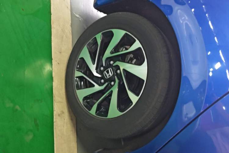 Used Honda Civic 2016 220TURBO CVT Luxury Edition Right Rear Wheel Hub