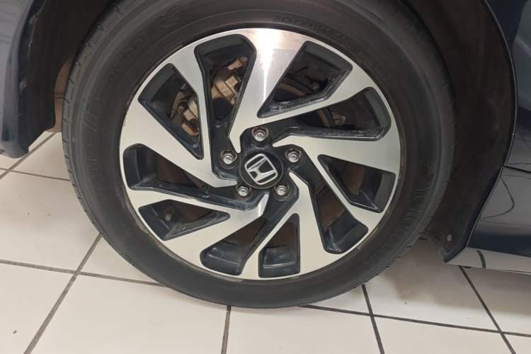 Used Honda Civic 2016 220TURBO CVT Luxury Edition Right Rear Wheel Hub