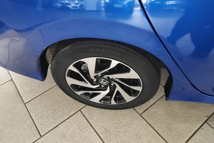 Used Honda Civic 2016 220TURBO CVT Luxury Edition Right Rear Wheel Hub