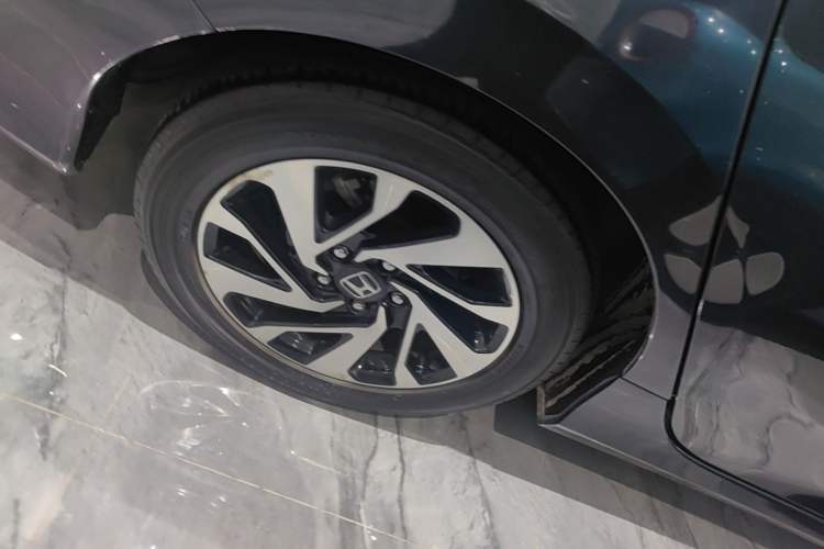 Used Honda Civic 2016 220TURBO CVT Luxury Edition Right Rear Wheel Hub