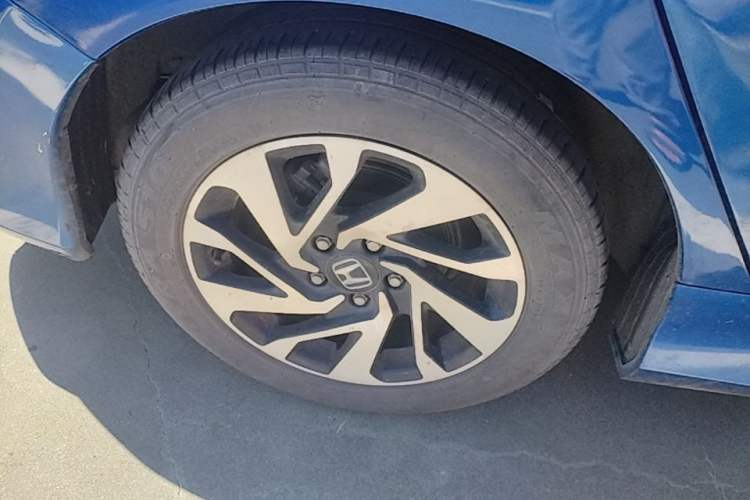 Used Honda Civic 2016 220TURBO CVT Luxury Edition Right Rear Wheel Hub