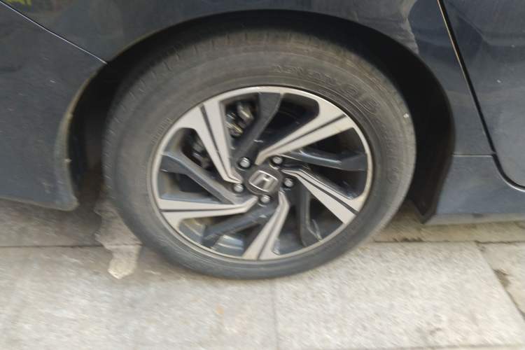 Used Honda Civic 2016 220TURBO CVT Luxury Edition Right Rear Wheel Hub