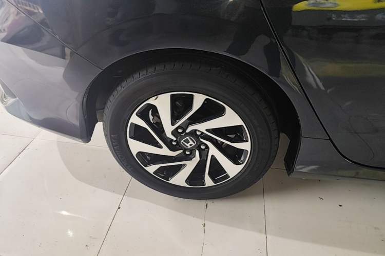 Used Honda Civic 2016 220TURBO CVT Luxury Edition Right Rear Wheel Hub