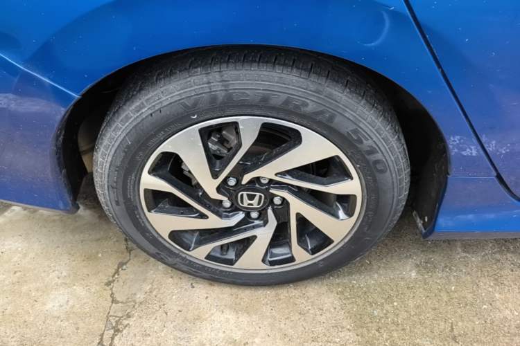 Used Honda Civic 2016 220TURBO CVT Luxury Edition Right Rear Wheel Hub
