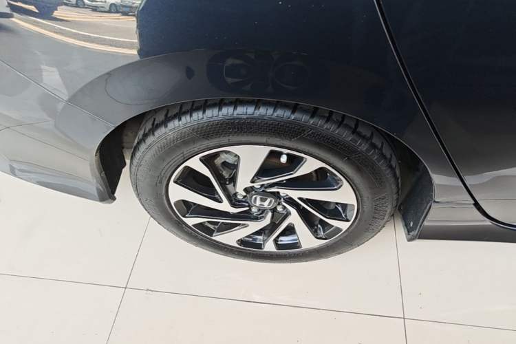 Used Honda Civic 2016 220TURBO CVT Luxury Edition Right Rear Wheel Hub