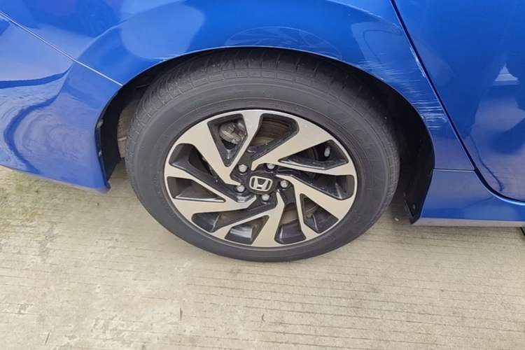 Used Honda Civic 2016 220TURBO Manual Luxury Edition Right Rear Wheel Hub