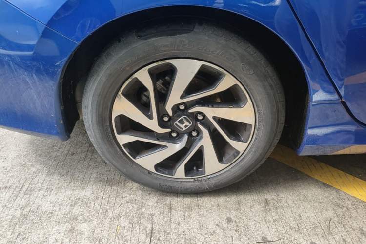 Used Honda Civic 2016 220TURBO CVT Luxury Edition Right Rear Wheel Hub
