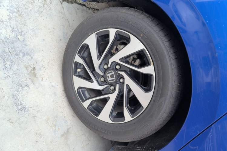 Used Honda Civic 2016 220TURBO CVT Luxury Edition Right Rear Wheel Hub