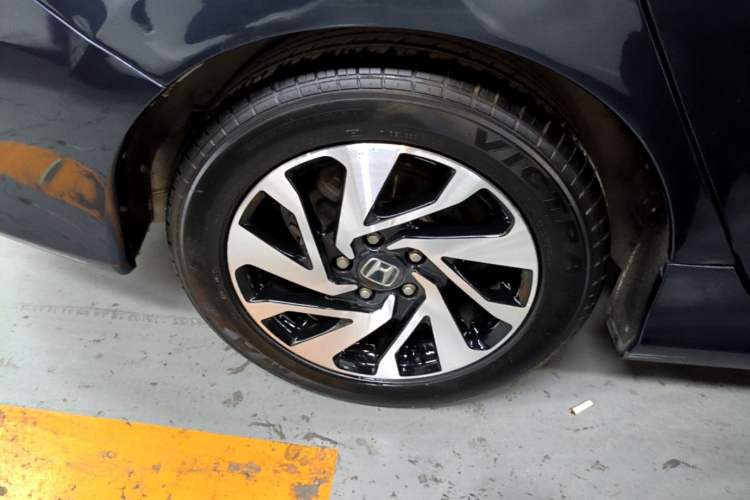 Used Honda Civic 2016 220TURBO Manual Luxury Edition Right Rear Wheel Hub
