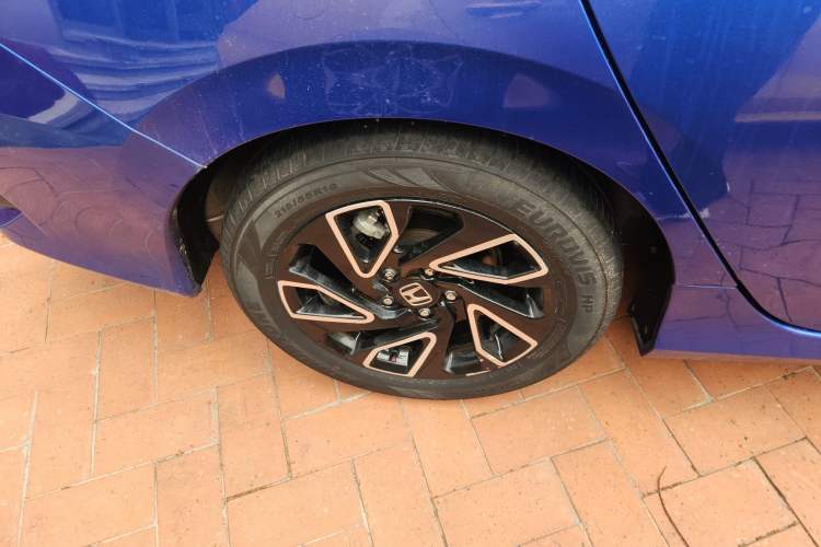 Used Honda Civic 2016 220TURBO CVT Luxury Edition Right Rear Wheel Hub