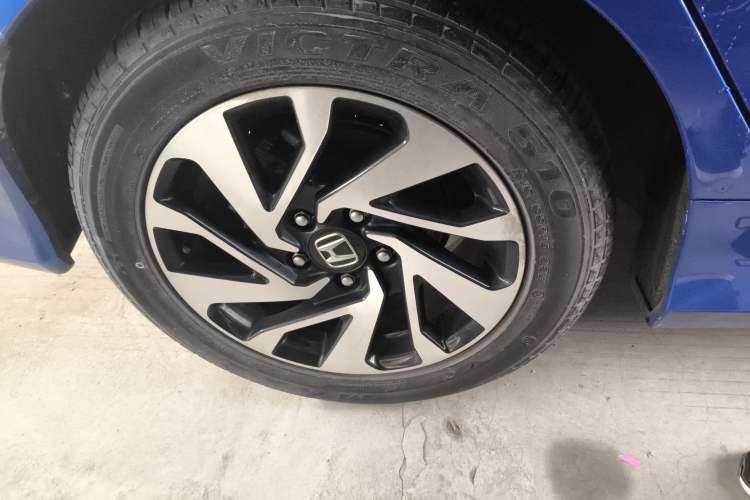 Used Honda Civic 2016 220TURBO CVT Luxury Edition Right Rear Wheel Hub