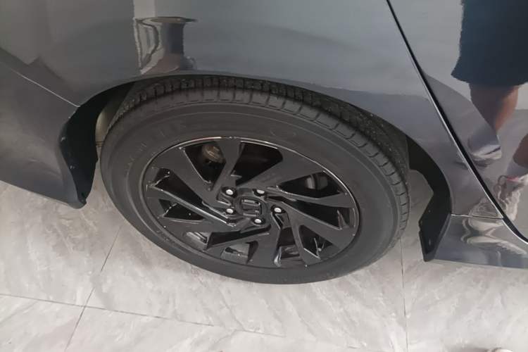 Used Honda Civic 2016 220TURBO CVT Luxury Edition Right Rear Wheel Hub
