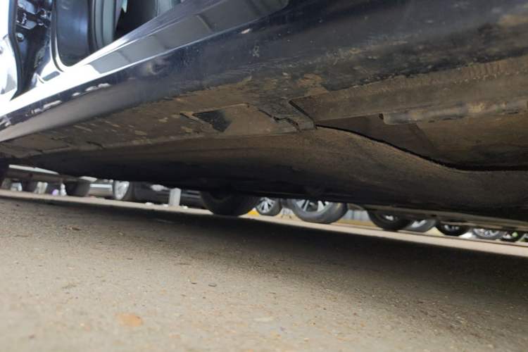 Used Honda Civic 2016 220TURBO CVT Luxury Edition Right Side Sill