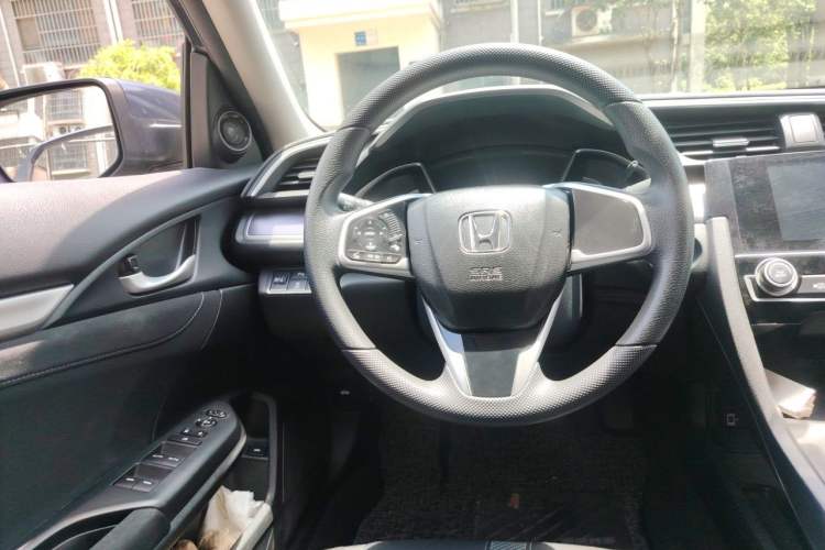 Used Honda Civic 2016 220TURBO CVT Luxury Edition Steering Wheel
