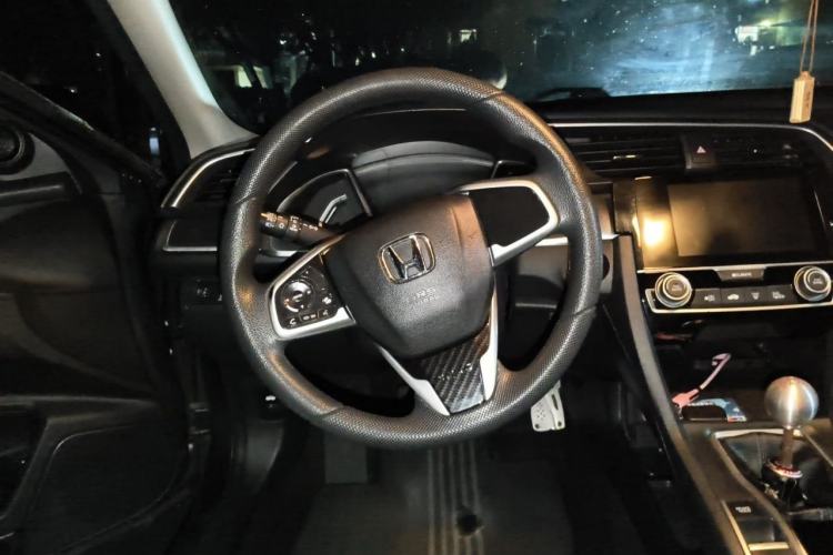 Used Honda Civic 2016 220TURBO Manual Luxury Edition Steering Wheel