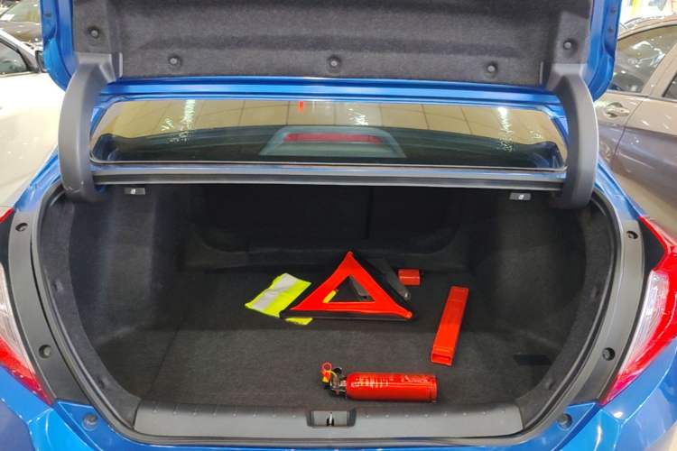 Used Honda Civic 2016 220TURBO CVT Luxury Edition Trunk