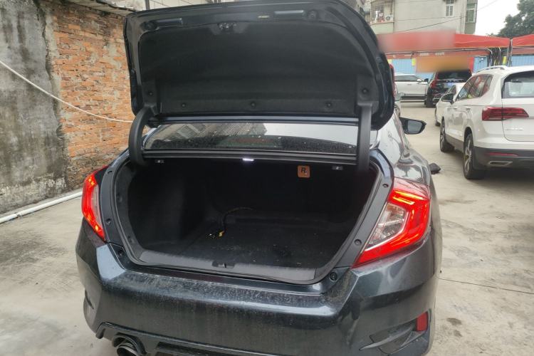 Used Honda Civic 2016 220TURBO CVT Luxury Edition Trunk