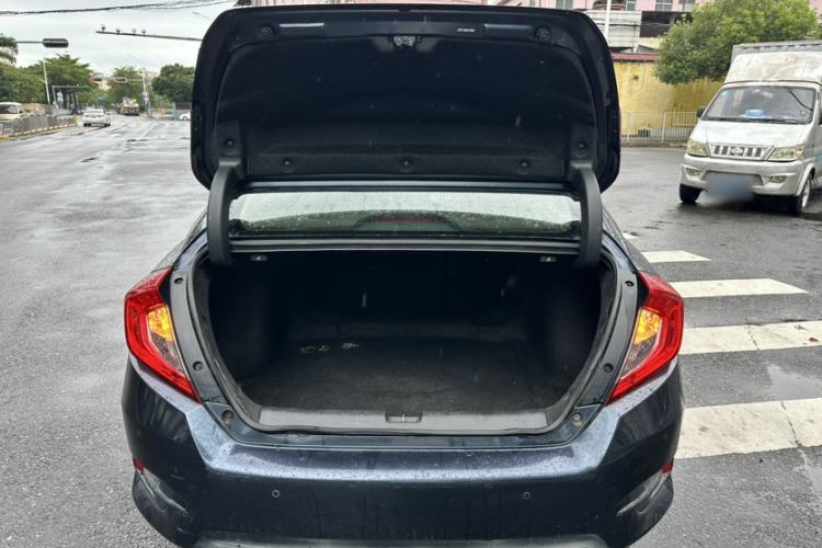 Used Honda Civic 2016 220TURBO CVT Prestige Edition Trunk