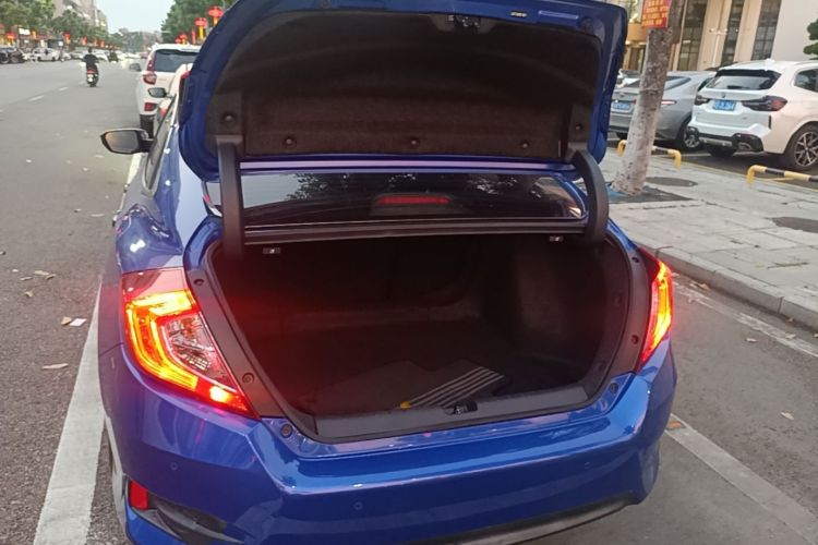 Used Honda Civic 2016 220TURBO CVT Luxury Edition Trunk