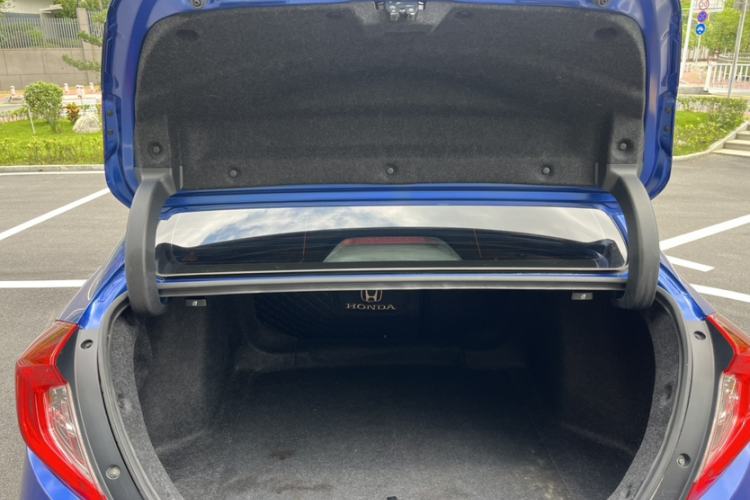 Used Honda Civic 2016 220TURBO CVT Luxury Edition Trunk