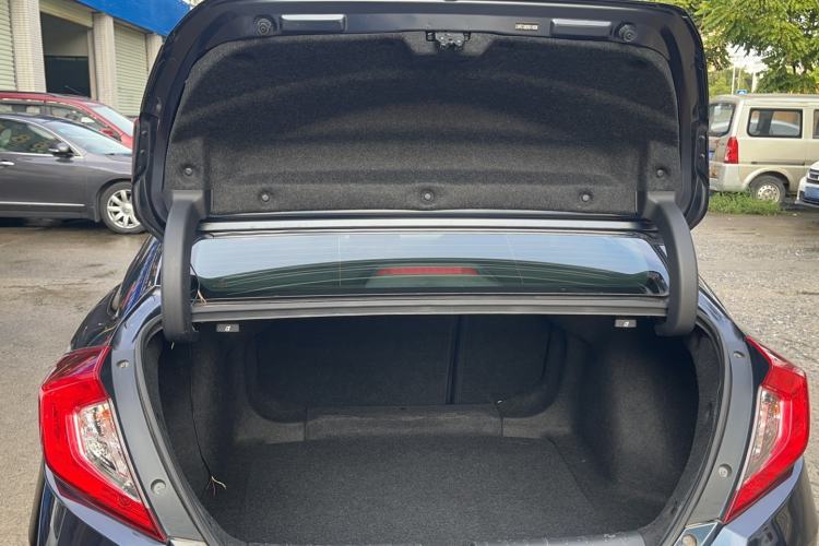 Used Honda Civic 2016 220TURBO CVT Luxury Edition Trunk