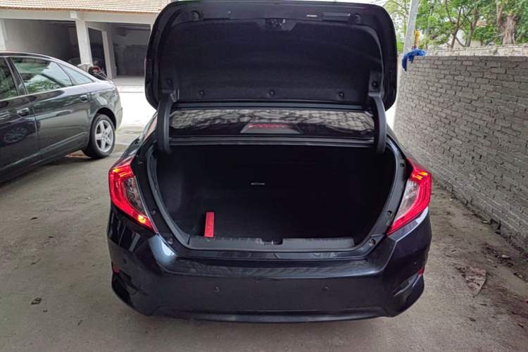 Used Honda Civic 2016 180TURBO CVT Comfort Version Trunk