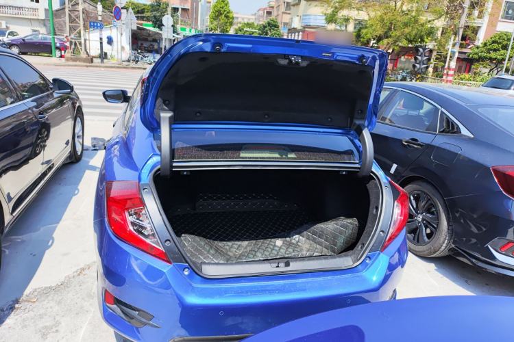Used Honda Civic 2016 220TURBO CVT Luxury Edition Trunk