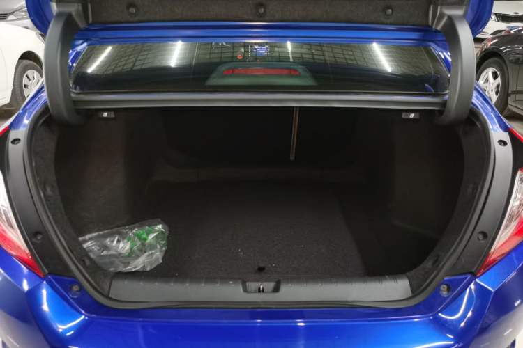 Used Honda Civic 2016 220TURBO CVT Luxury Edition Trunk