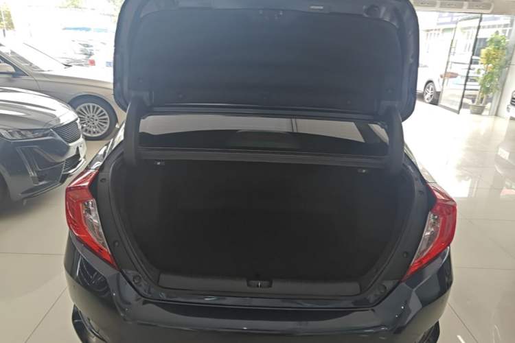 Used Honda Civic 2016 220TURBO CVT Prestige Edition Trunk
