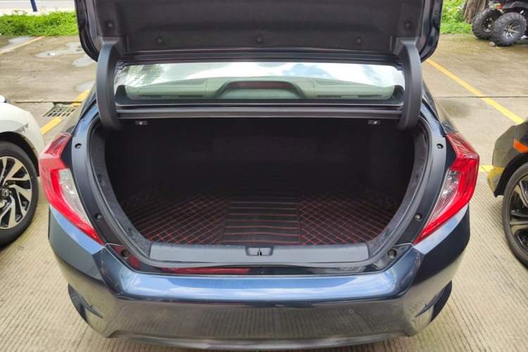 Used Honda Civic 2016 220TURBO CVT Prestige Edition Trunk