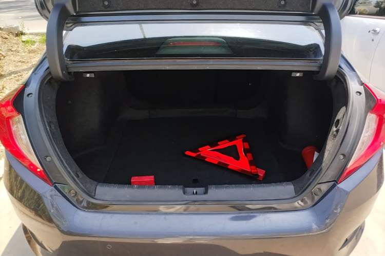Used Honda Civic 2016 220TURBO CVT Luxury Edition Trunk