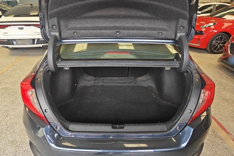 Used Honda Civic 2016 220TURBO CVT Luxury Edition Trunk