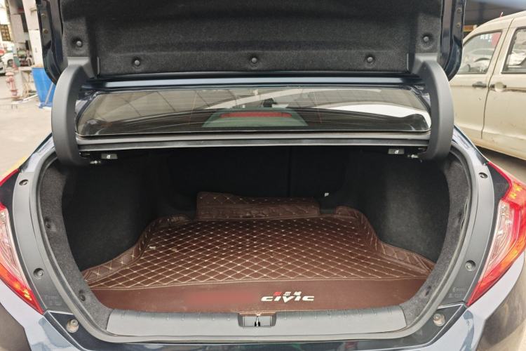 Used Honda Civic 2016 220TURBO CVT Luxury Edition Trunk