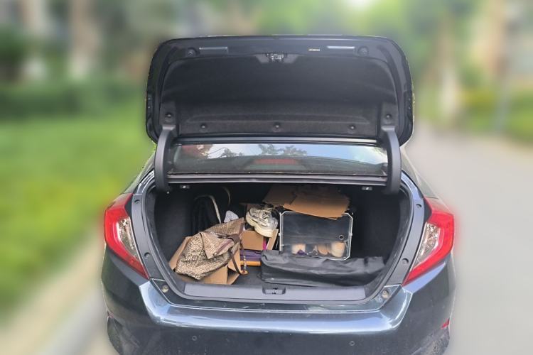 Used Honda Civic 2016 220TURBO CVT Luxury Edition Trunk