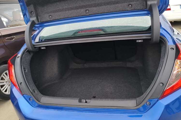 Used Honda Civic 2016 220TURBO CVT Luxury Edition Trunk